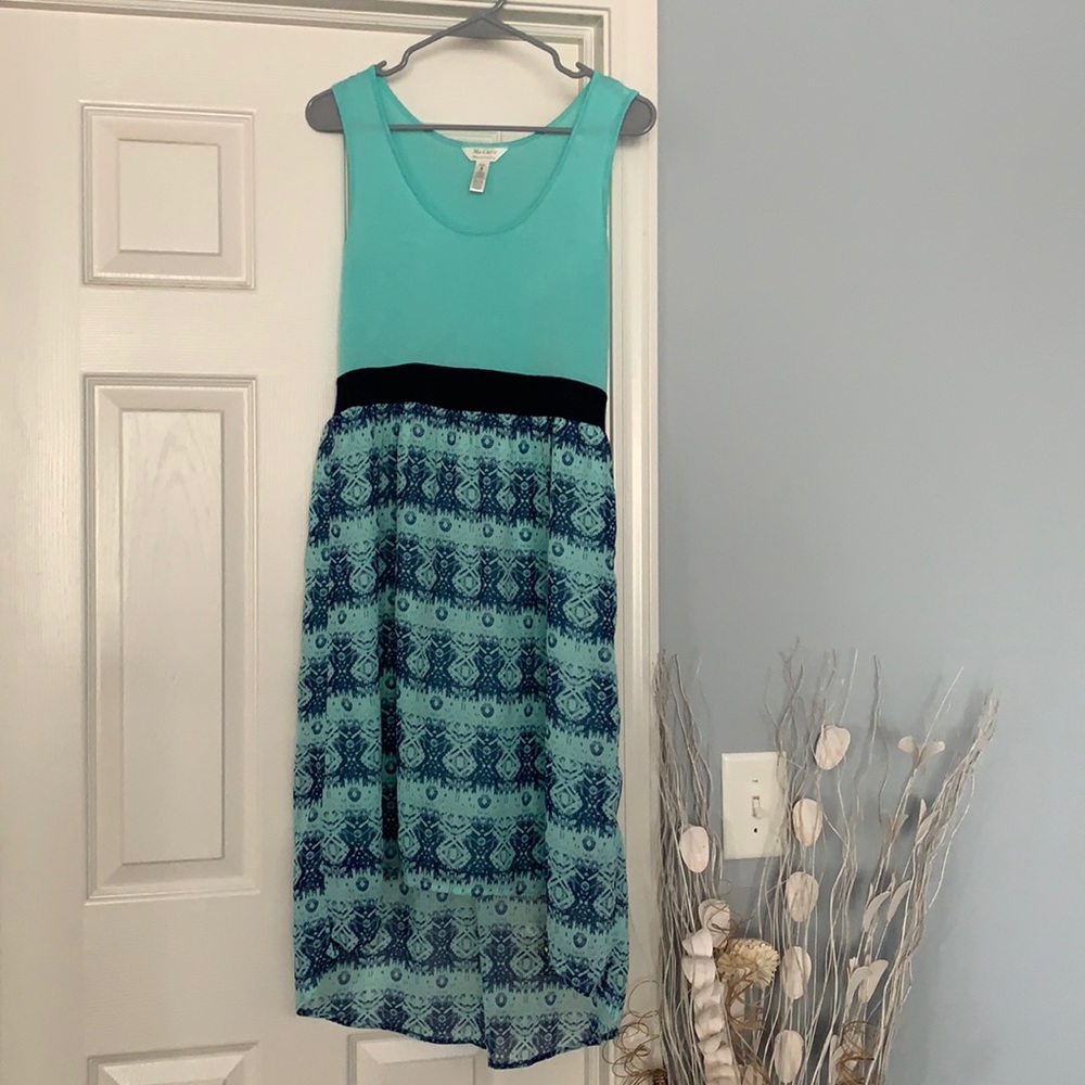Adorable high low maternity dress!